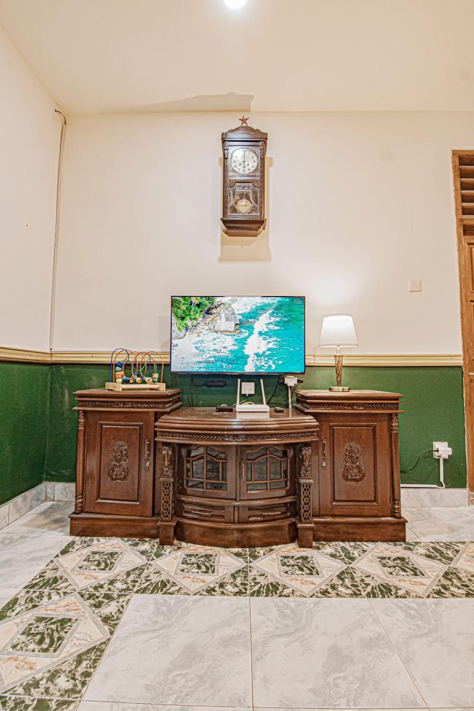Communal lounge/ TV room
