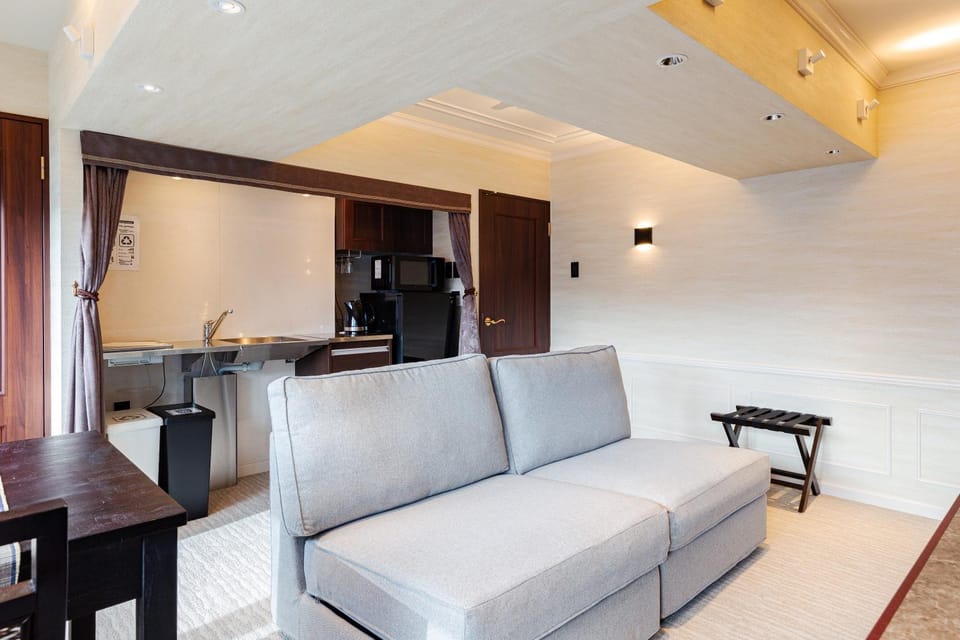 Kitchen or kitchenette, Living room