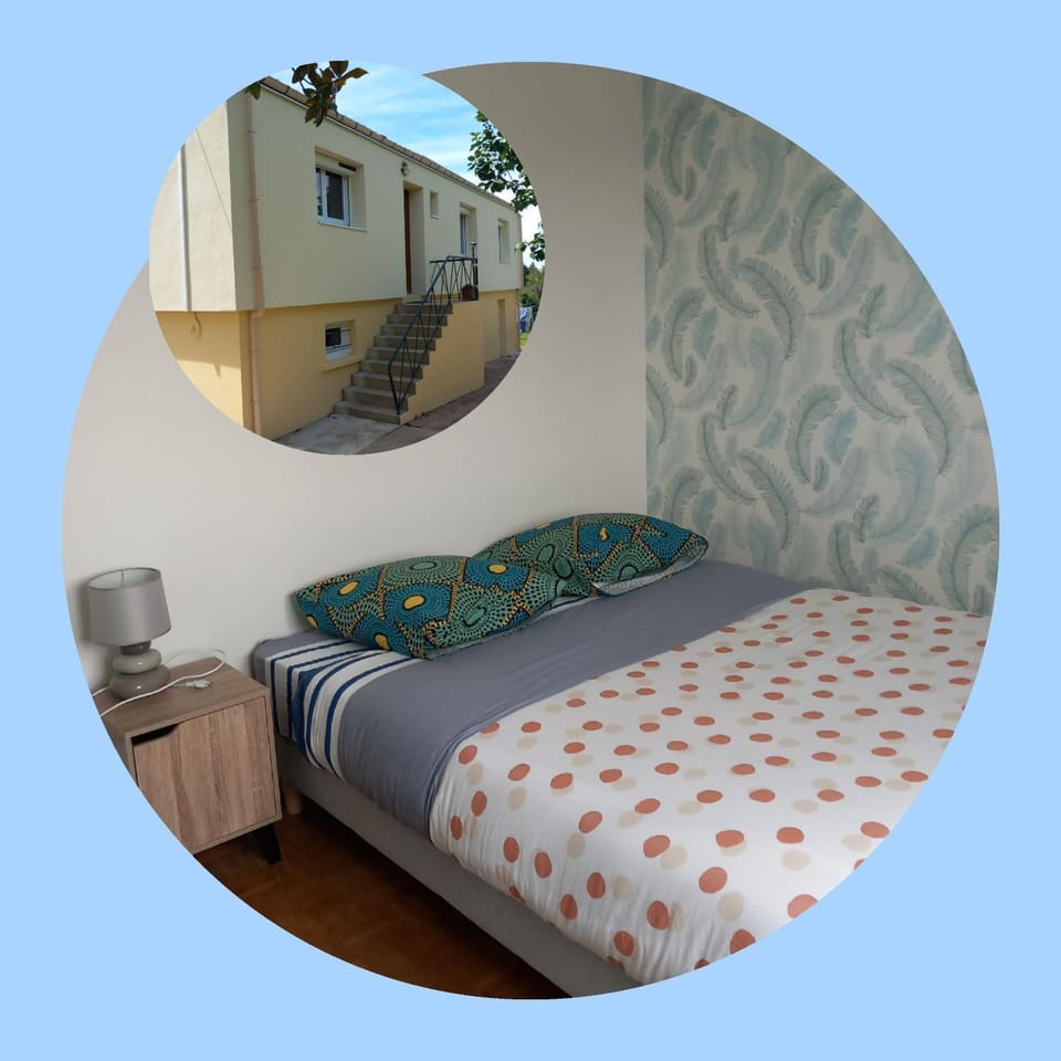 Bed, Photo of the whole room