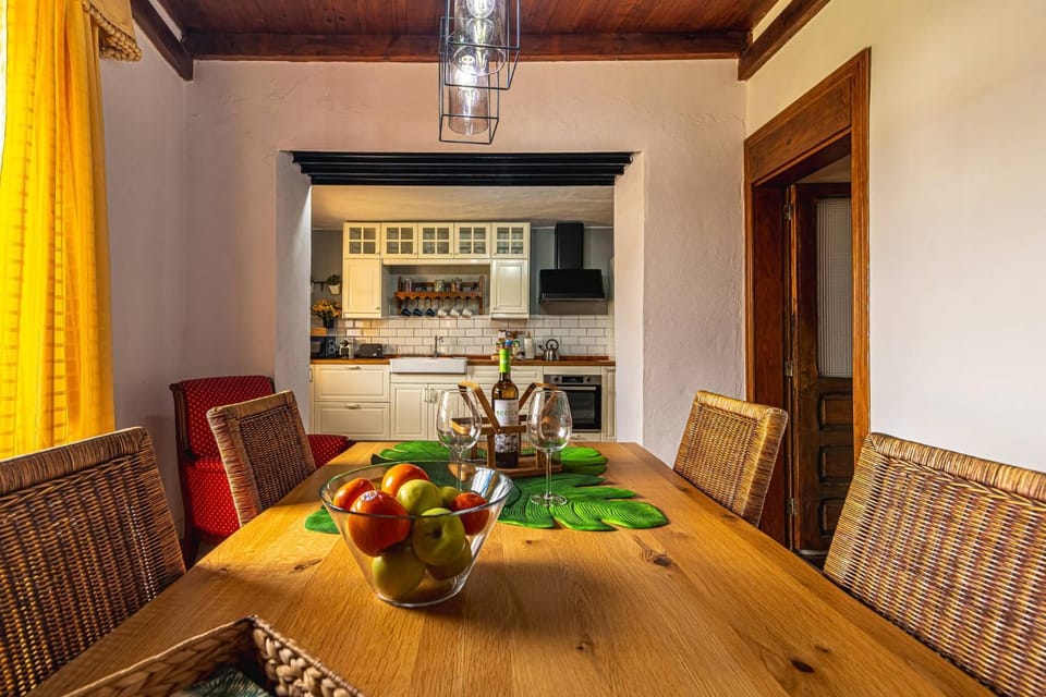 Property building, Kitchen or kitchenette, Living room