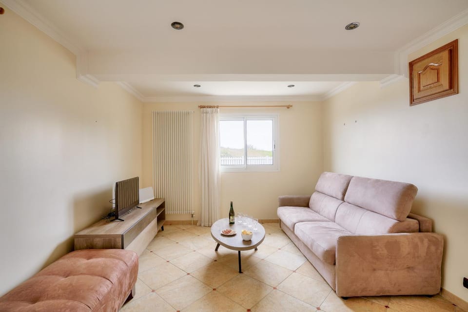 Communal lounge/ TV room, Living room