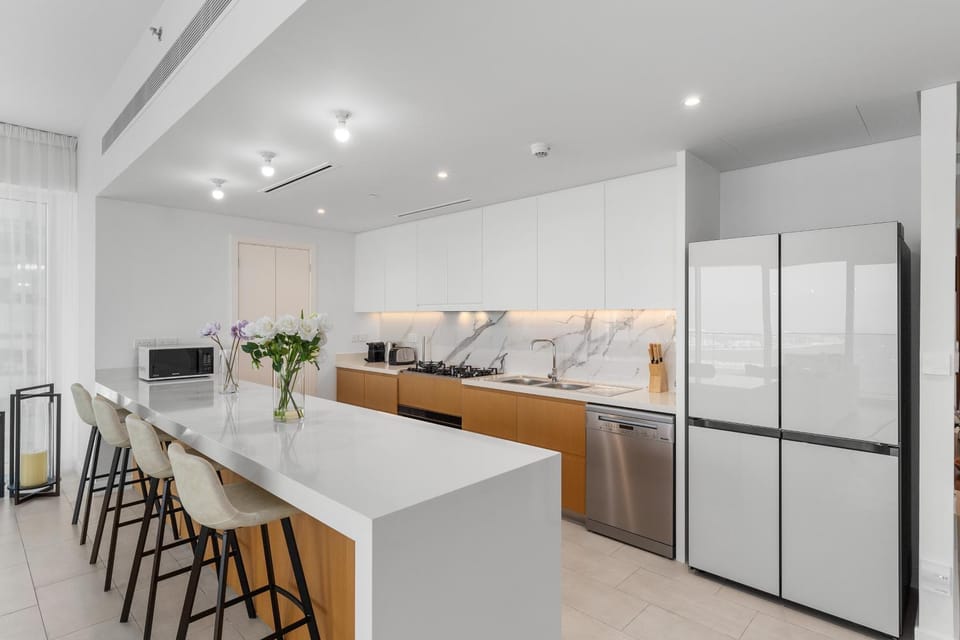 Kitchen or kitchenette, minibar, oven