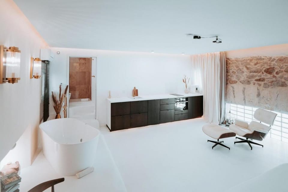 Love & Balneo Week-End Apartment in Marseille