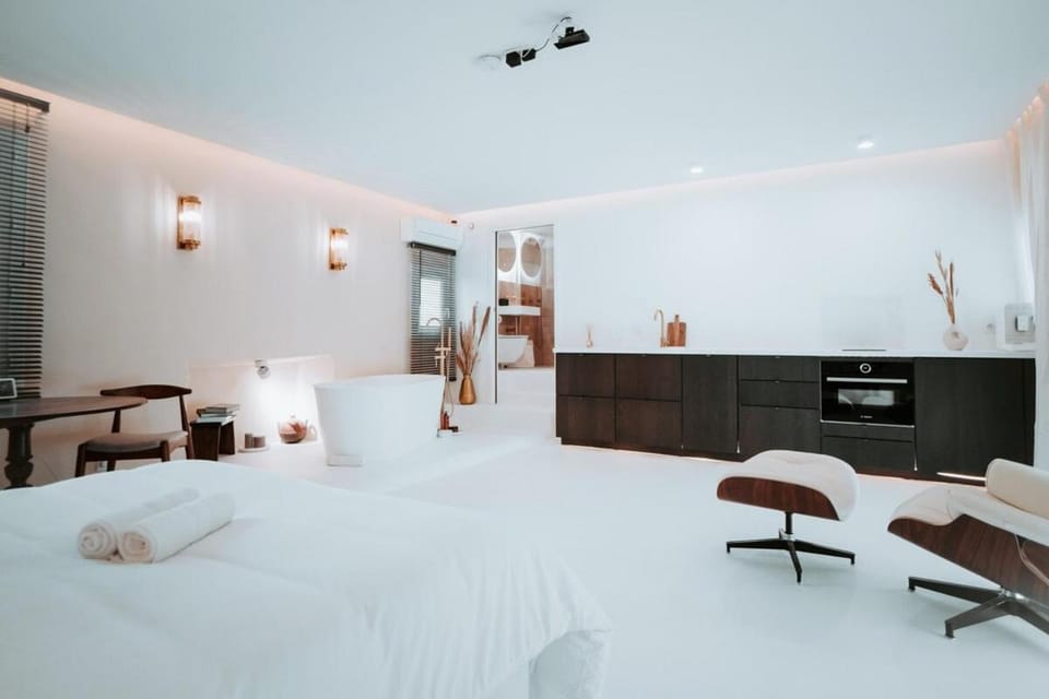 Love & Balneo Week-End Apartment in Marseille