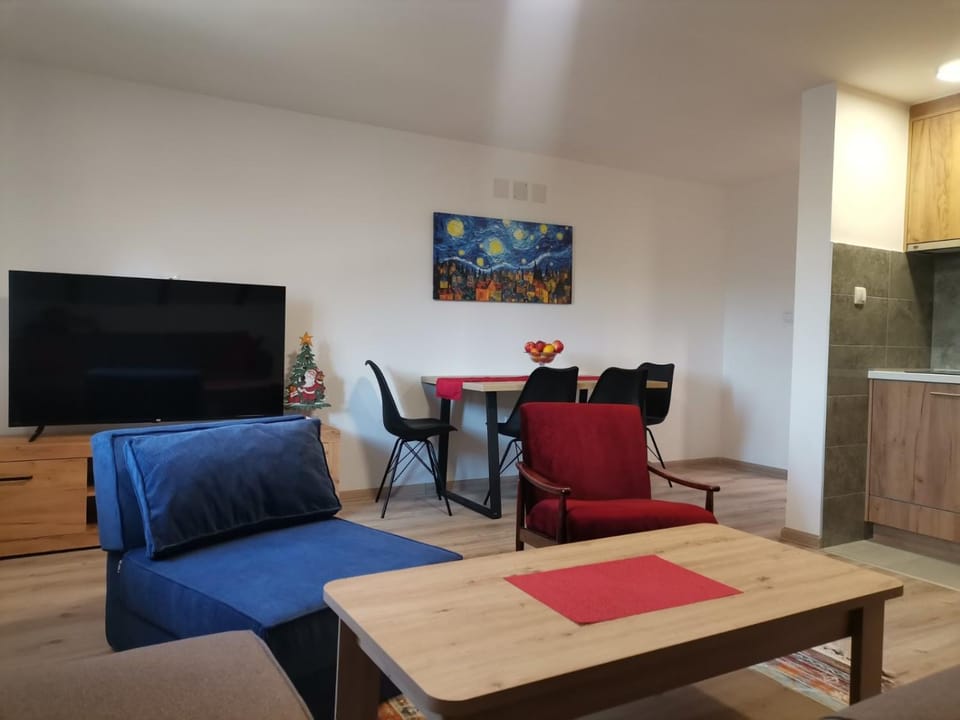 TV and multimedia, Living room, Dining area
