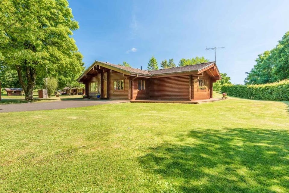 Property building, Natural landscape, Garden, Garden view