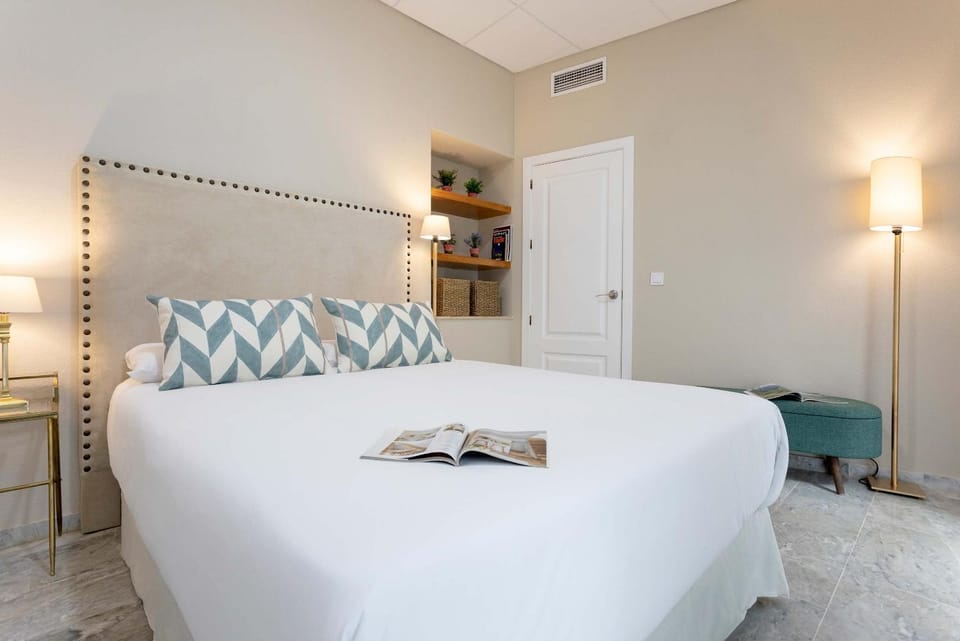Bed, Other, Photo of the whole room, Bedroom