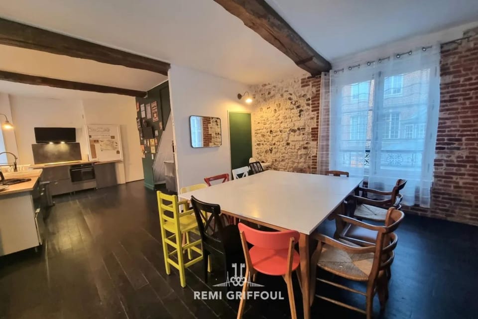 Kinta Panda Pool Table City Center 13 2 guests House in Honfleur