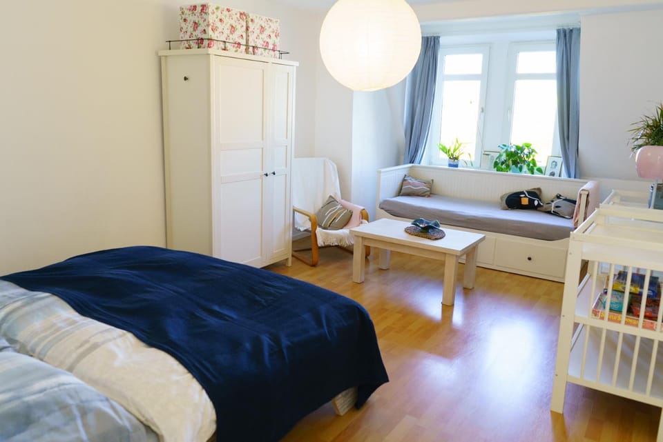 Bed, Seating area, Bedroom, wardrobe