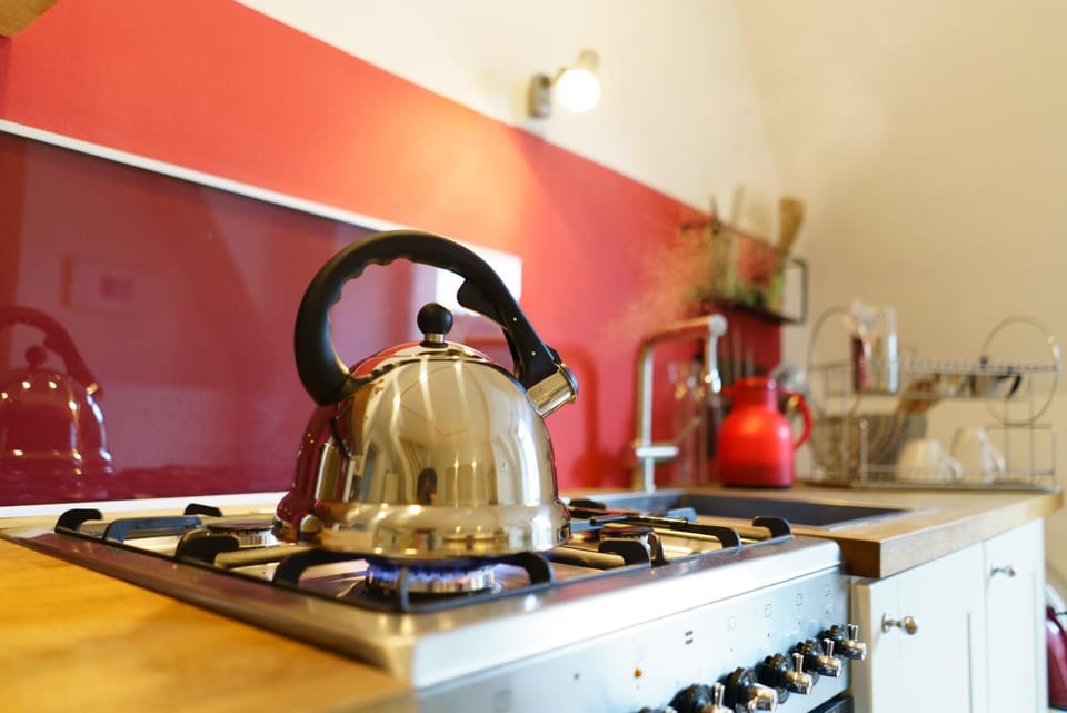 Kitchen or kitchenette, pet friendly, stove