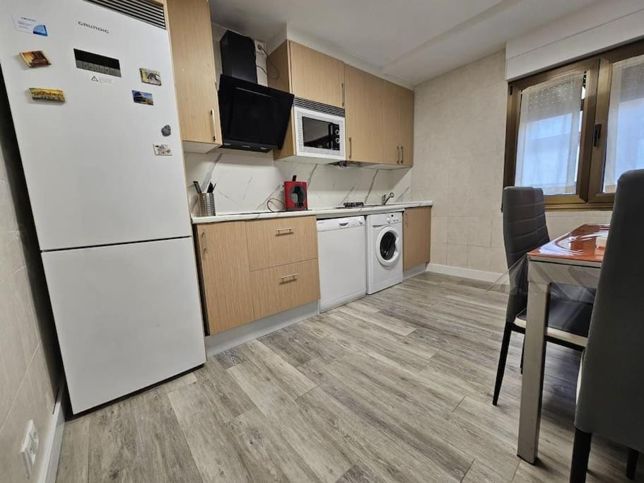 1A113 Moderno 3 dormitorios by R2R Consulting Apartment in Gijón