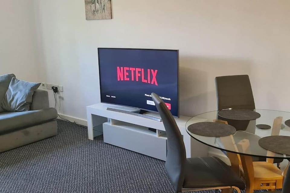 Large 2 bed flat in Bolton Apartment in England