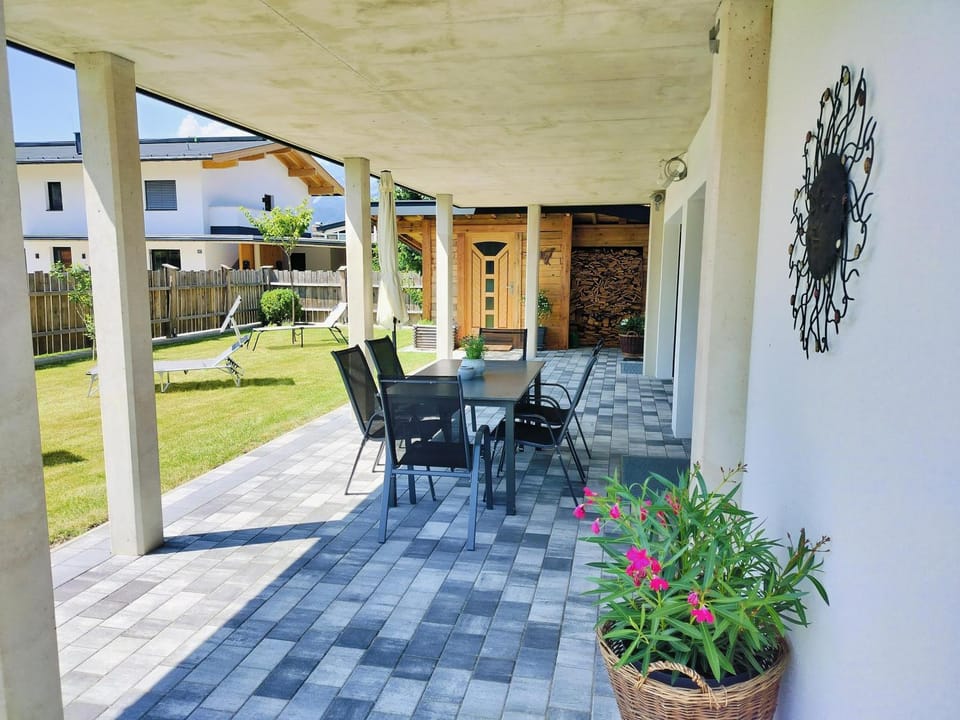 Garden, Balcony/Terrace