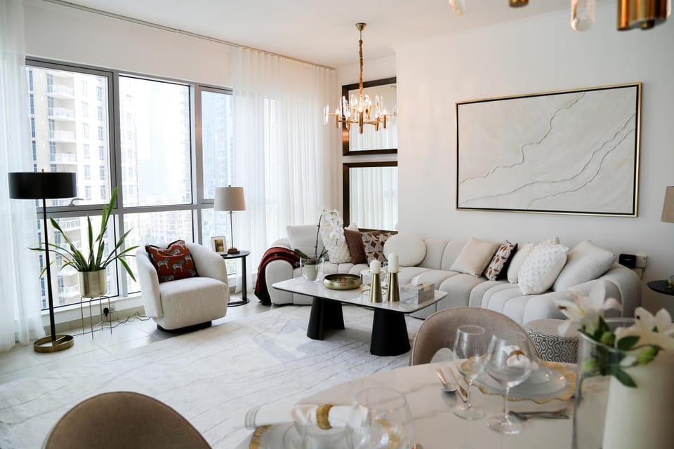 Luxury 2BR Superior Apartment with Full Burj Khalifa and Dubai Mall Dancing Fountain View, Royal Tiffany Apartment in Dubai
