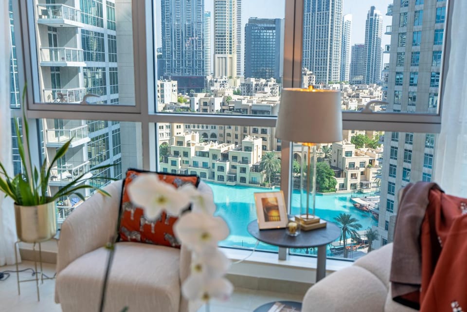 Day, View (from property/room), Living room, City view