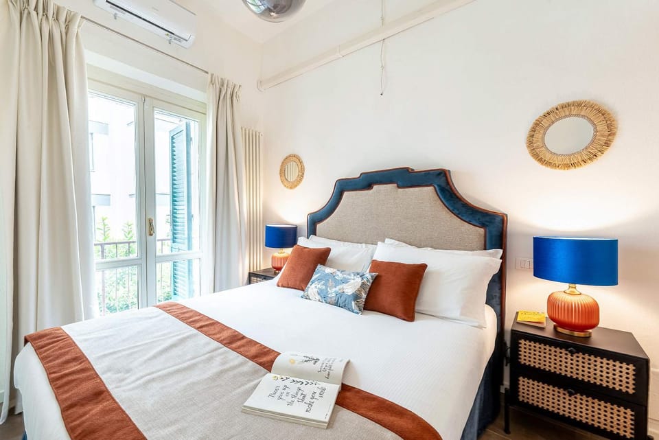 Bed, Photo of the whole room, Bedroom, air conditioner