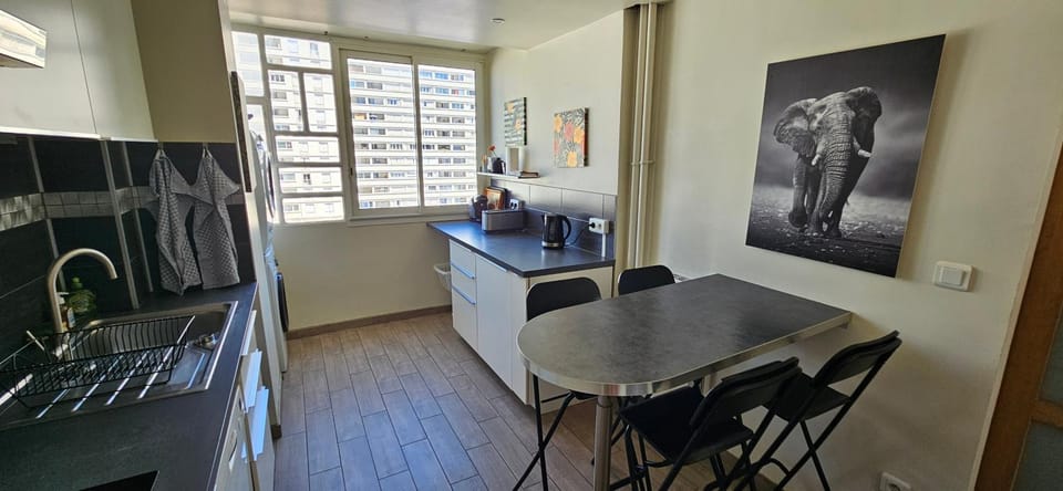 Coffee/tea facilities, Communal kitchen, oven, stove, stove, kitchen, kitchen