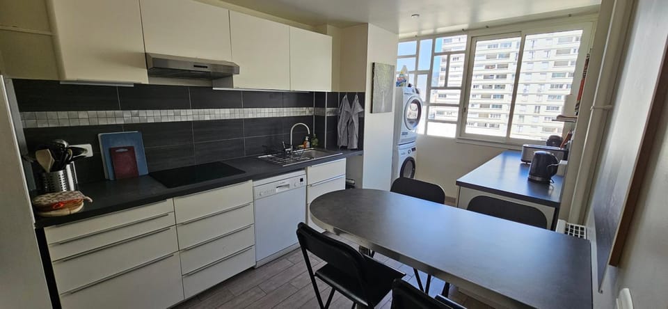 Communal kitchen, dishwasher, washing machine, washing machine, kitchen, kitchen