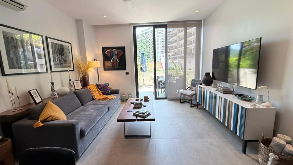 TV and multimedia, Balcony/Terrace, Living room, Seating area