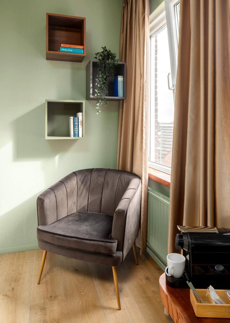 Coffee/tea facilities, Seating area