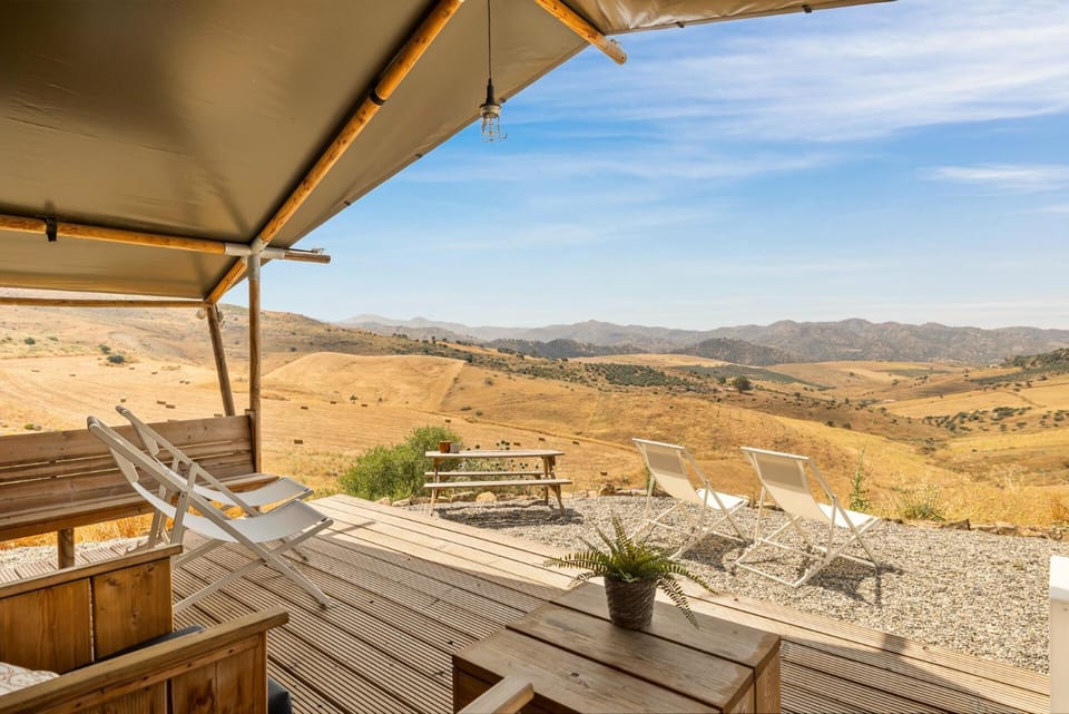 Natural landscape, View (from property/room), Balcony/Terrace, Seating area, Dining area, Mountain view