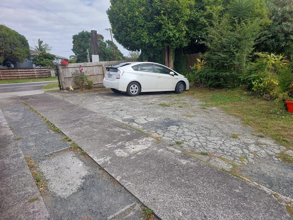 1 Bed 1 Bathroom w Parking Wi-Fi TV Apartment in Auckland