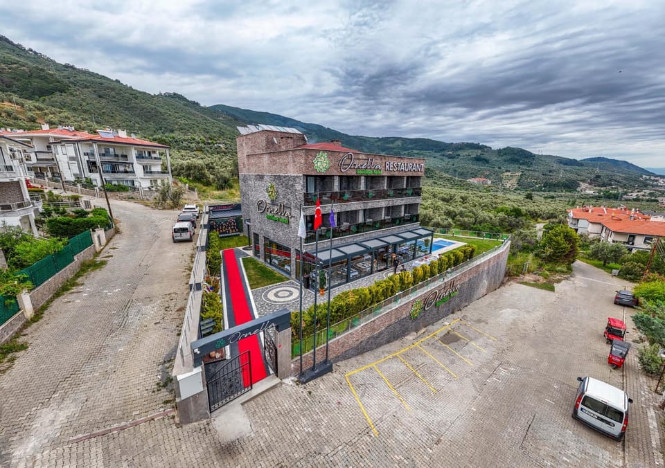 Property building, City view, Mountain view, Location, Parking