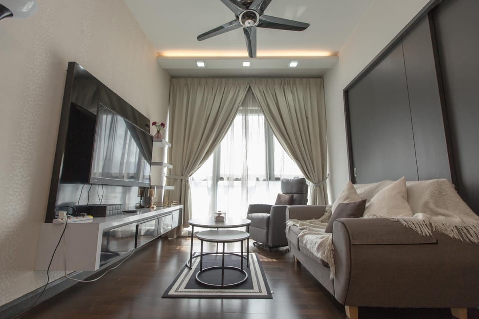 Communal lounge/ TV room, TV and multimedia, Living room, Seating area, Evening entertainment
