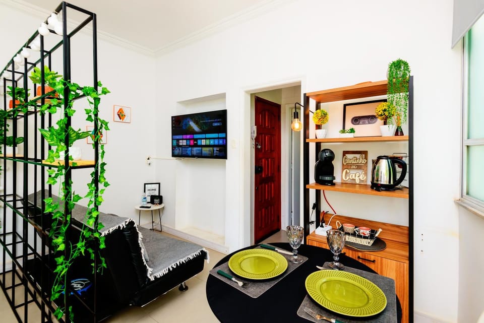 Coffee/tea facilities, Dining area