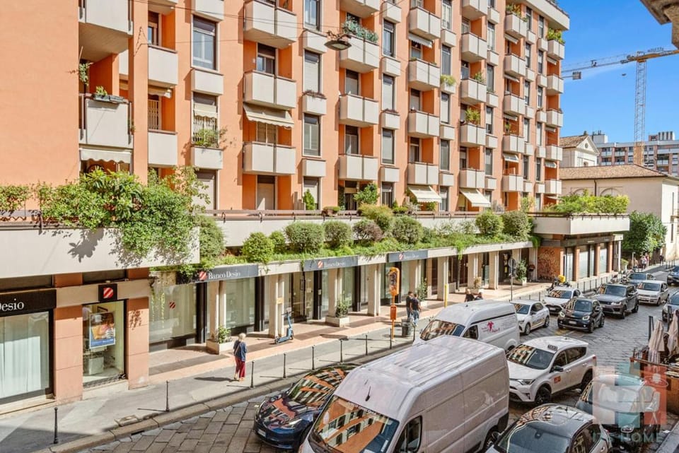 MOS29 - Luxurious Apartment - Near the Duomo Apartment in Milan