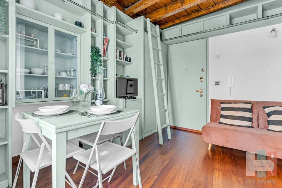 MOS29 - Luxurious Apartment - Near the Duomo Apartment in Milan