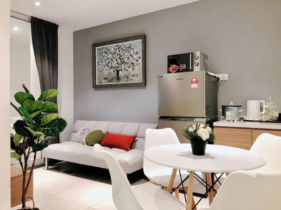 Space Grey / Opposite IMAGO / KK City Center Apartment in Kota Kinabalu