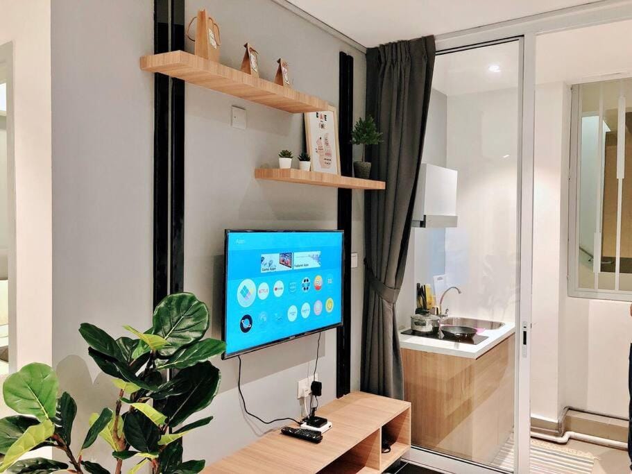 Space Grey / Opposite IMAGO / KK City Center Apartment in Kota Kinabalu