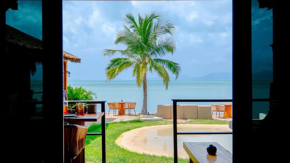 View (from property/room), Pool view, Sea view