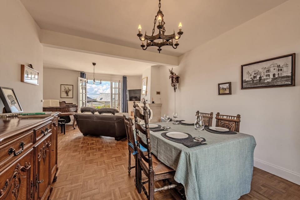 Property building, Living room