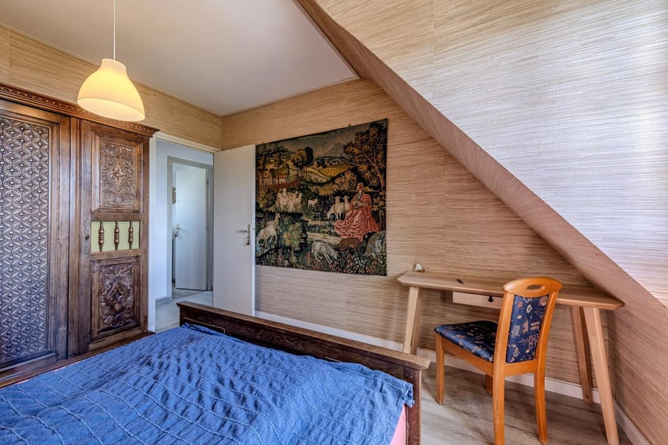 Property building, Living room, Bedroom