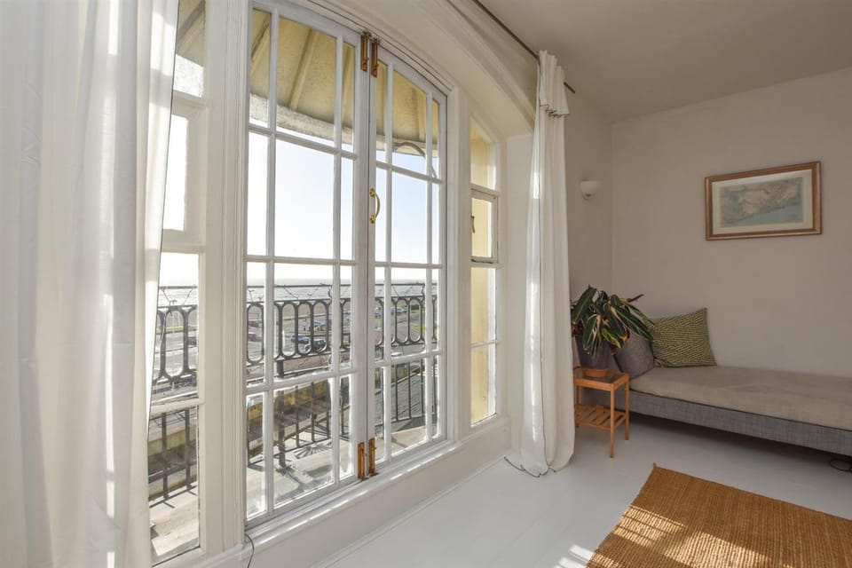 Stunning 2 bed with Sea View in Hastings Old Town Apartment in Hastings