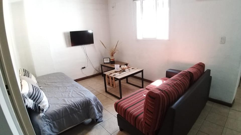 Bed, TV and multimedia, Living room