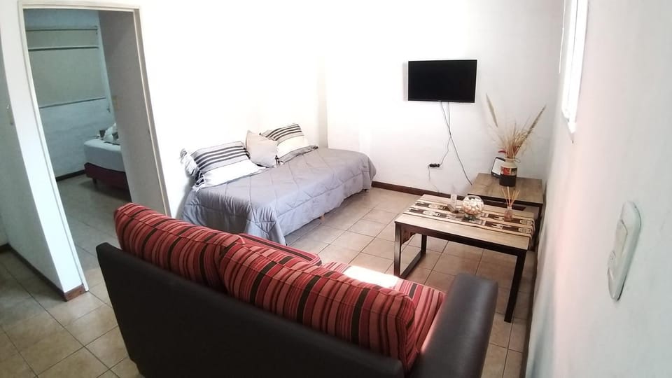 Bed, TV and multimedia, Living room