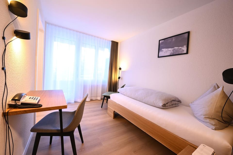 Photo of the whole room, room service, room service