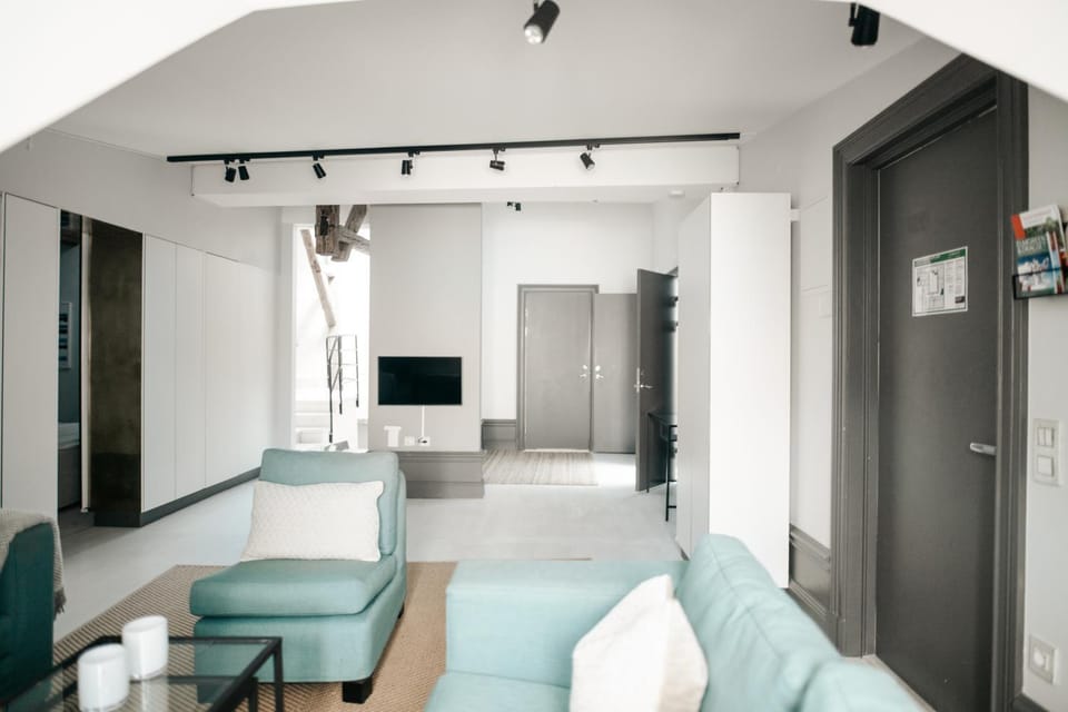 Communal lounge/ TV room, Living room, Seating area