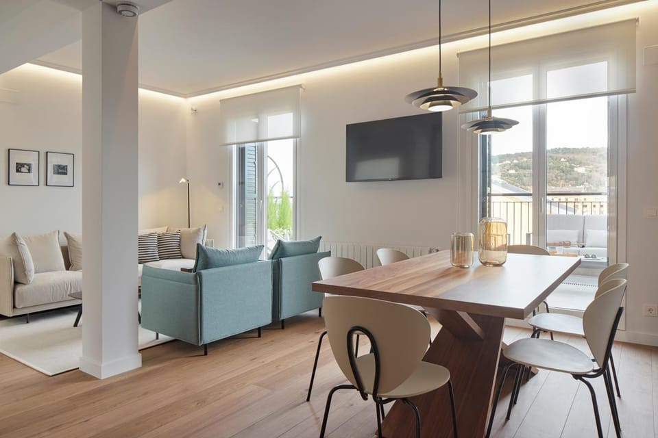 Living room, Dining area