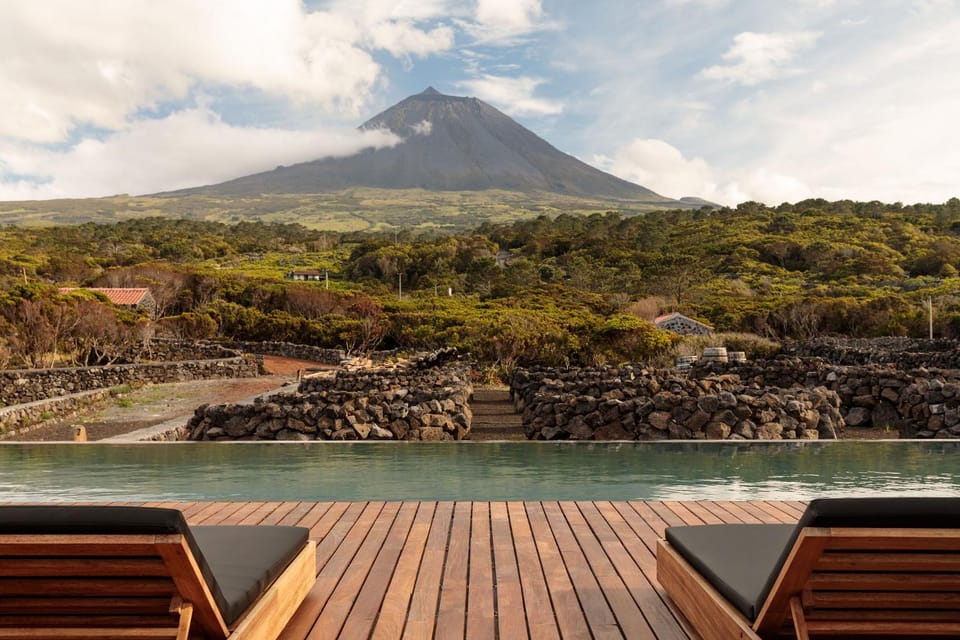 Natural landscape, Balcony/Terrace, Mountain view, Swimming pool