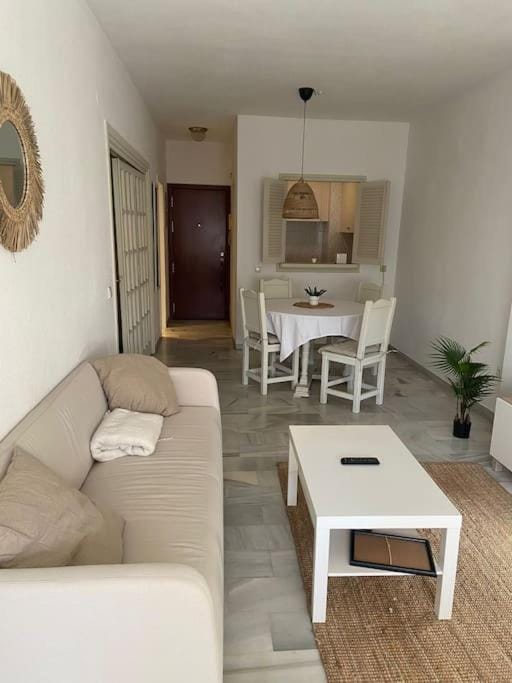 2 bedroom flat in Golden Mile for 2 to 4 people Apartment in Marbella