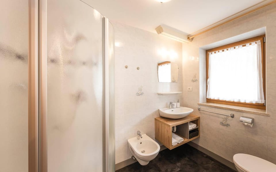 Shower, Toilet, Bathroom, bidet