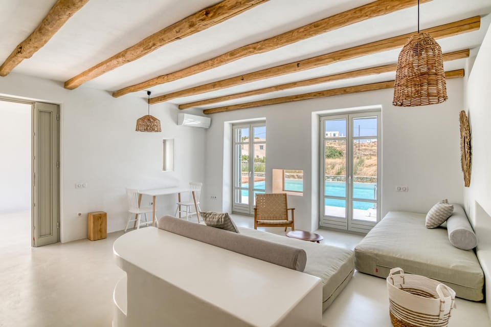 Lil Paros Luxury suites Villa in Paros, Greece