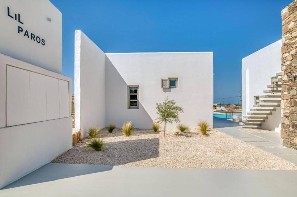 Lil Paros Luxury suites Villa in Paros, Greece