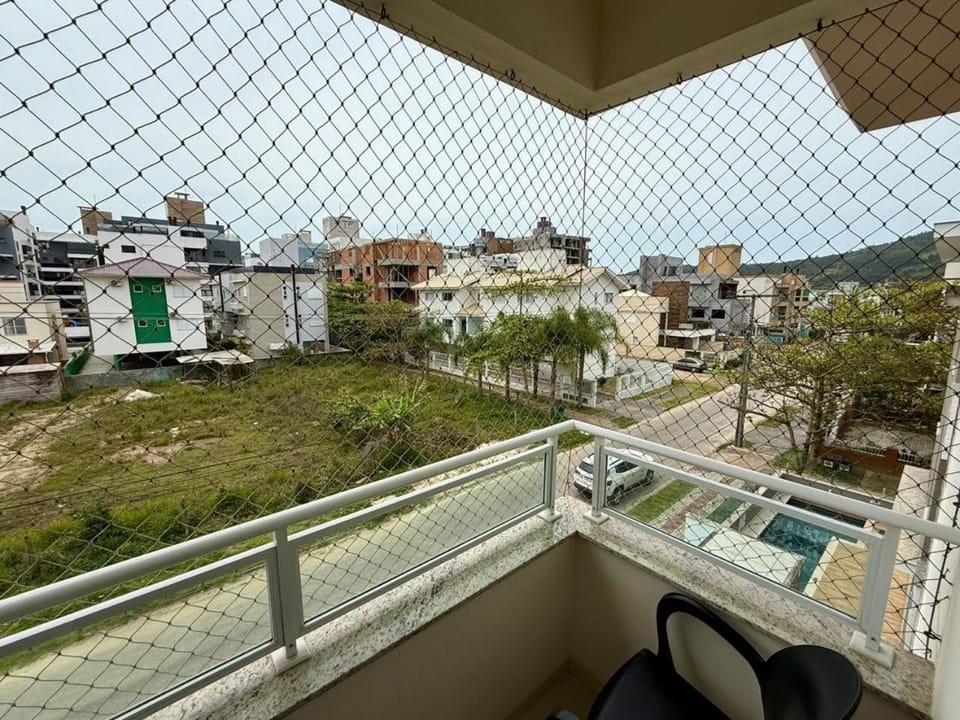 Apto 2 quartos na praia de palmas Apartment in Florianopolis