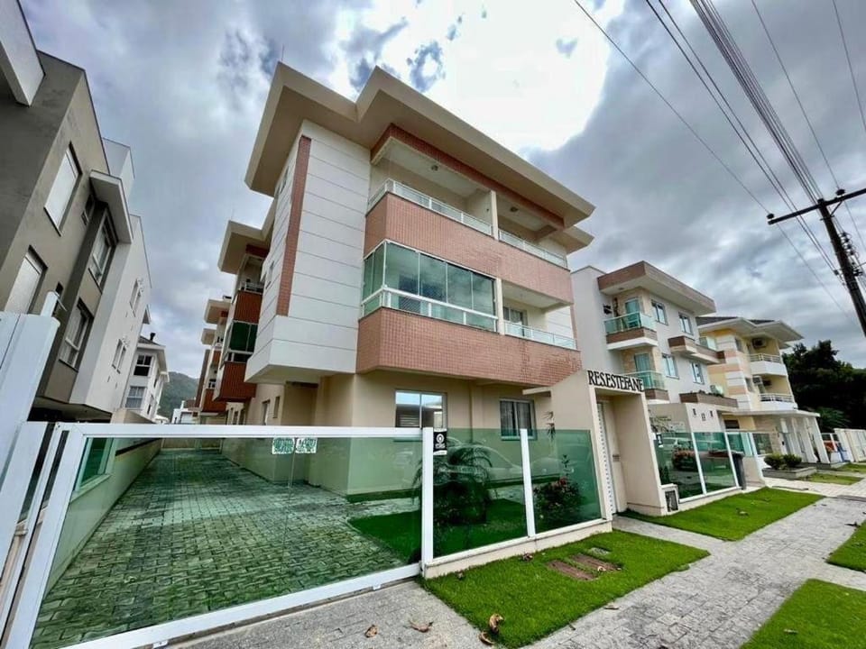 Apto 2 quartos na praia de palmas Apartment in Florianopolis