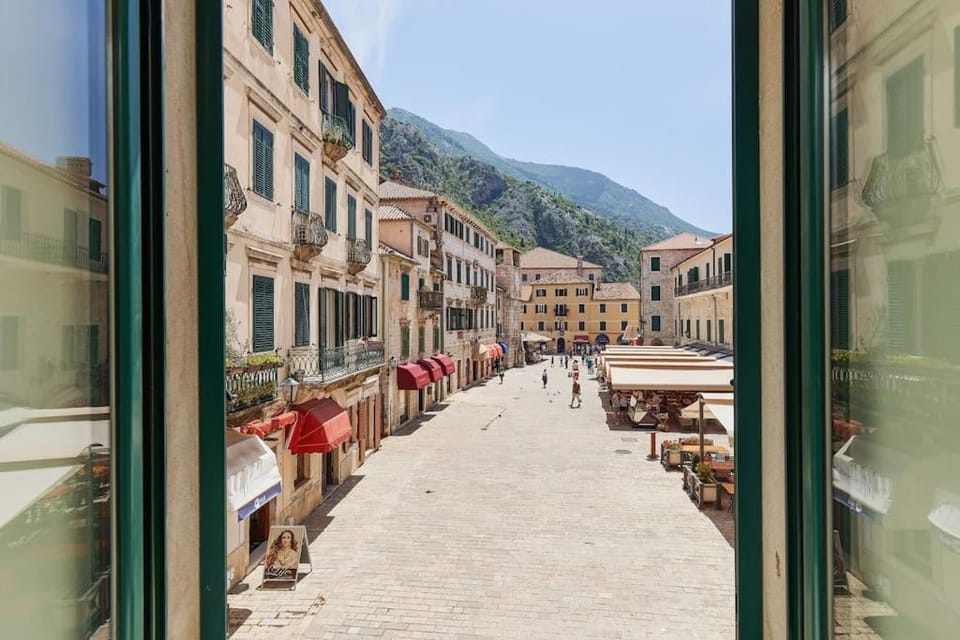 Day, City view, Mountain view, Street view